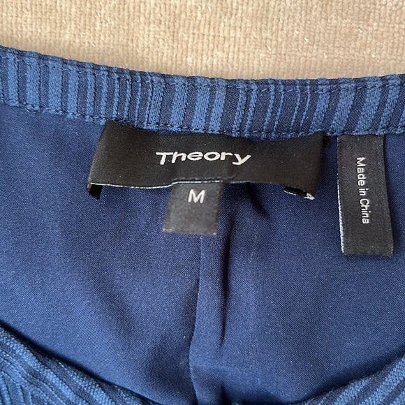 Theory Navy Sleeveless Blouse Size Medium - Picture 4 of 9